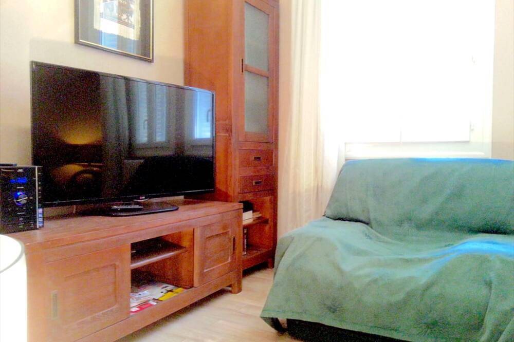 Appartement entier, Charmant 50m2 au calme 4 personnes Clim Wifi Parking  plage canet roussillon in Perpignan, Côte méditerranéenne (France)