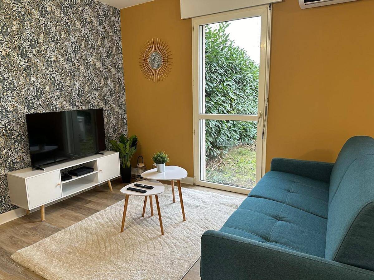 Appartement entier, Le Sainte Hélène - Climatisation - Parking privé - Wifi in Déols, Région de Châteauroux