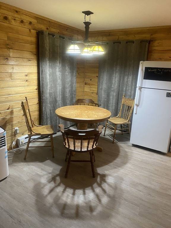 Log cabin for 8 people, with garden, with pets in Manitoba