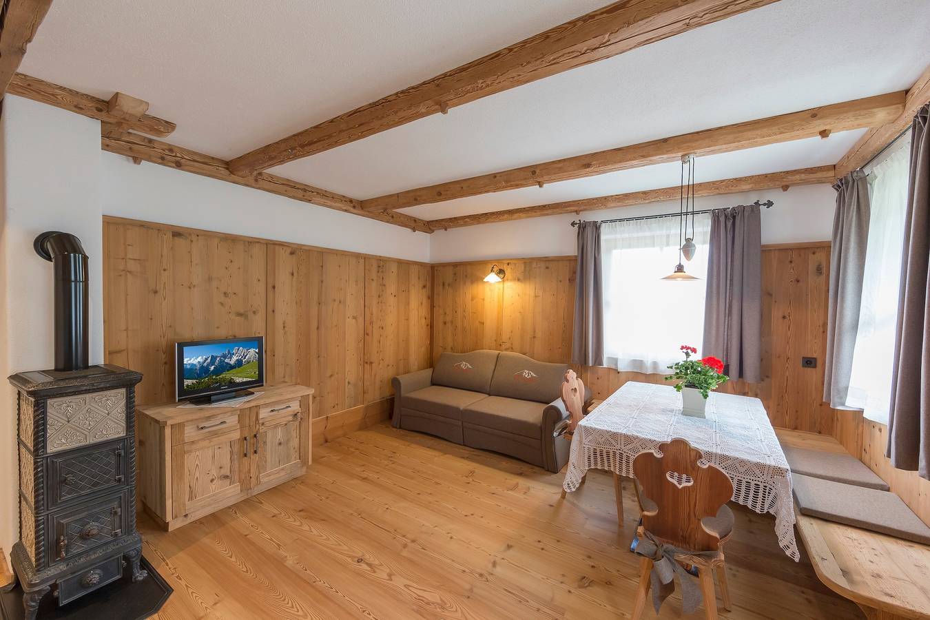 Ganze Wohnung, Ferienwohnung Piz da Peres Kronplatz mit Bergblick, Pool, Sauna & Wlan in Olang, Dolomiti Superski