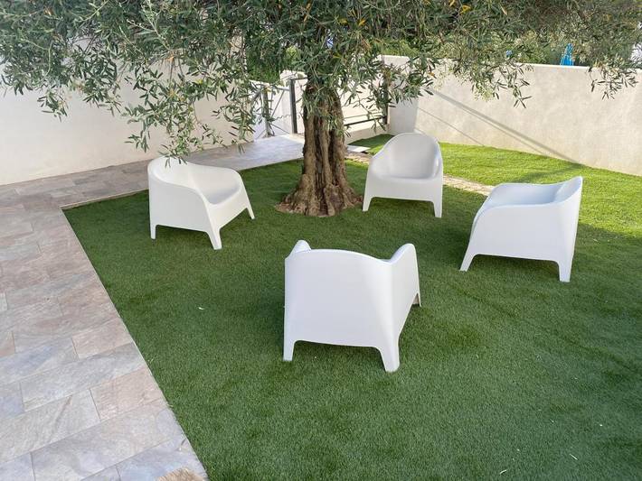 Location de vacances pour 4 personnes, avec jardin ainsi que vue et piscine à Poulx - 4