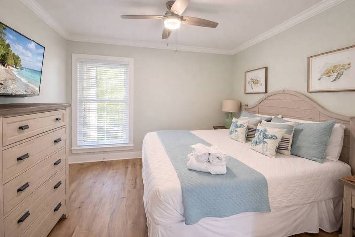 Spacious Gulf Shores Beach House with Pool Access and Ocean Views in Fort Morgan, Mobile Bay
