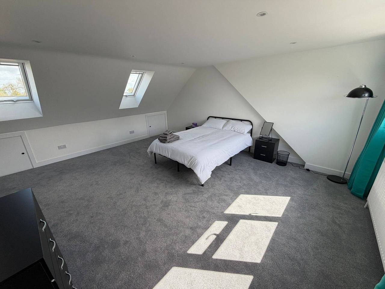 Grande chambre double avec salle de bains privative dans une belle maison neuve in Chelmsford, Essex
