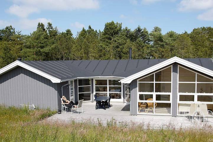 Ferienhaus für 8 Personen, mit Whirlpool und Terrasse sowie Sauna in Bratten