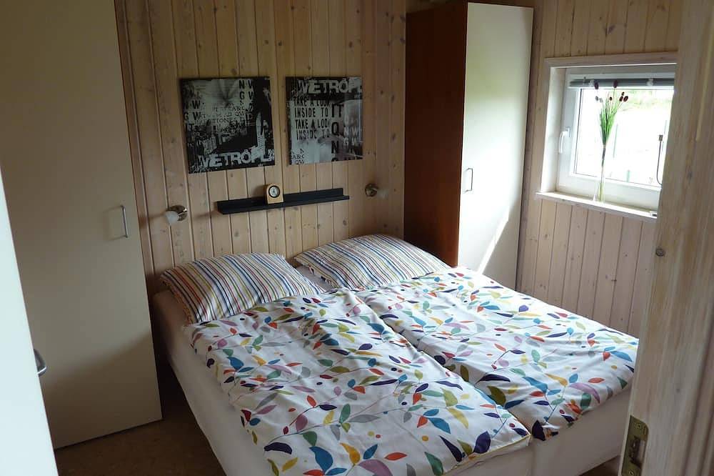 Geräumiges und gemütlich eingerichtetes Ferienhaus mit Sauna und Kamin in Wesselburenerkoog, Dithmarschen