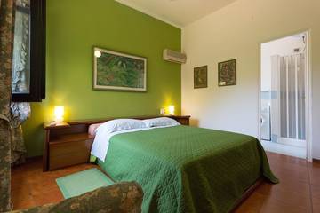 Villa for 8 Guests in Mondello, Palermo Province, Picture 1