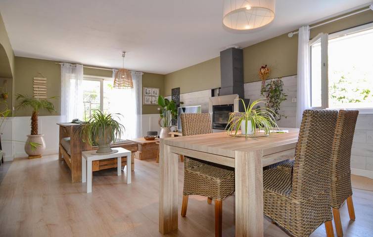 Ferienhaus für 8 Personen, mit Terrasse und Pool in Arles - 4