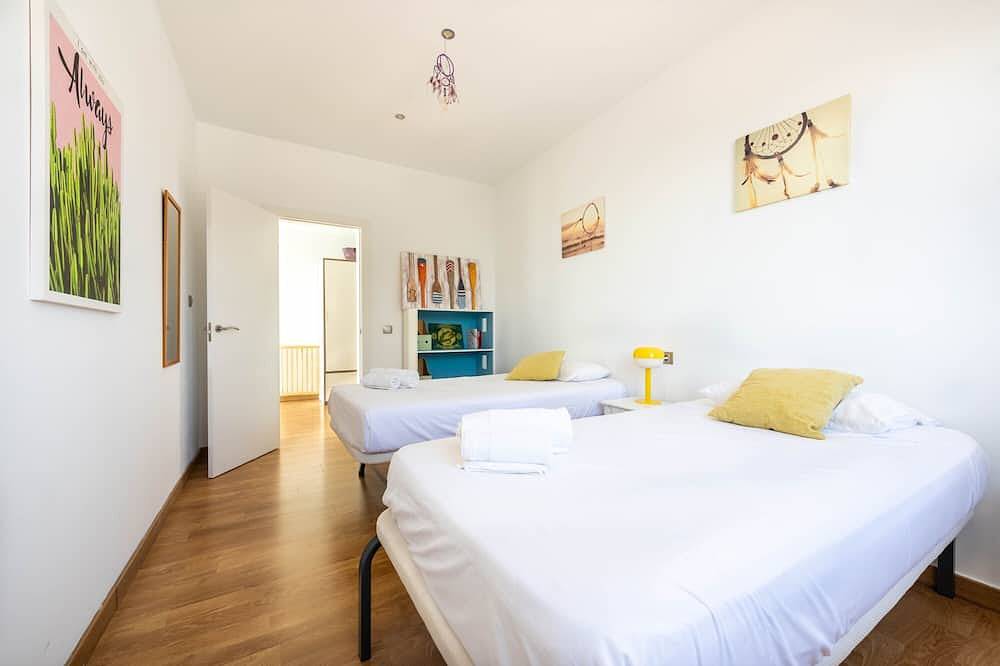 Holiday Home 'Spacious Garden Villa Near The Sea' with Private Pool, Wi-Fi and Air Conditioning in Badia Gran, Llucmajor