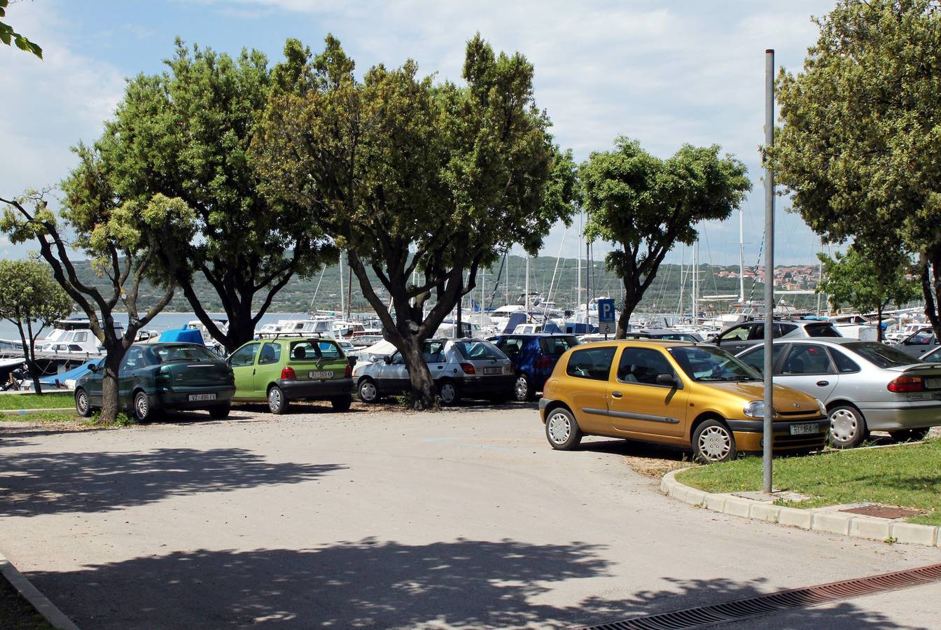 Geheel appartement, Tweekamerappartement met terras en uitzicht op zee Punat (Krk) A-5329-a in Punat, Krk