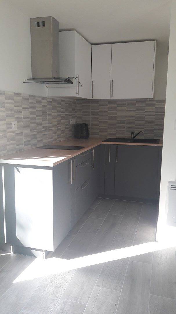 Gîte pour 4 personnes, avec terrasse ainsi que piscine et jardin à Carsac-Aillac - 3