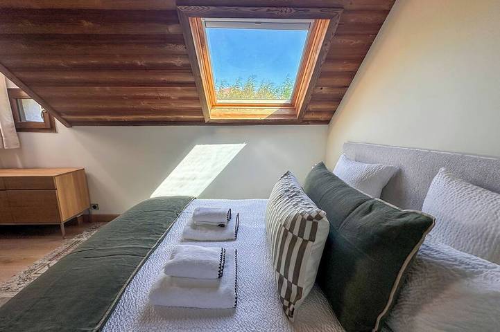 Villa à 200 m du lac d'Annecy avec terrasse et parking in Sévrier, Parc naturel régional du Massif des Bauges