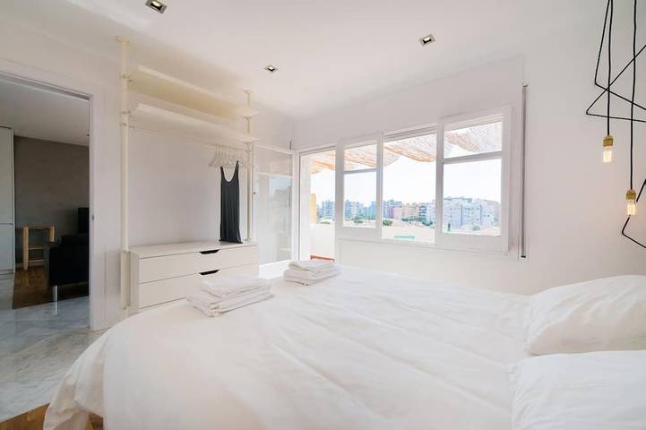 Entire apartment, Beautiful penthouse with sea views in Els Pins Blanes, Blanes