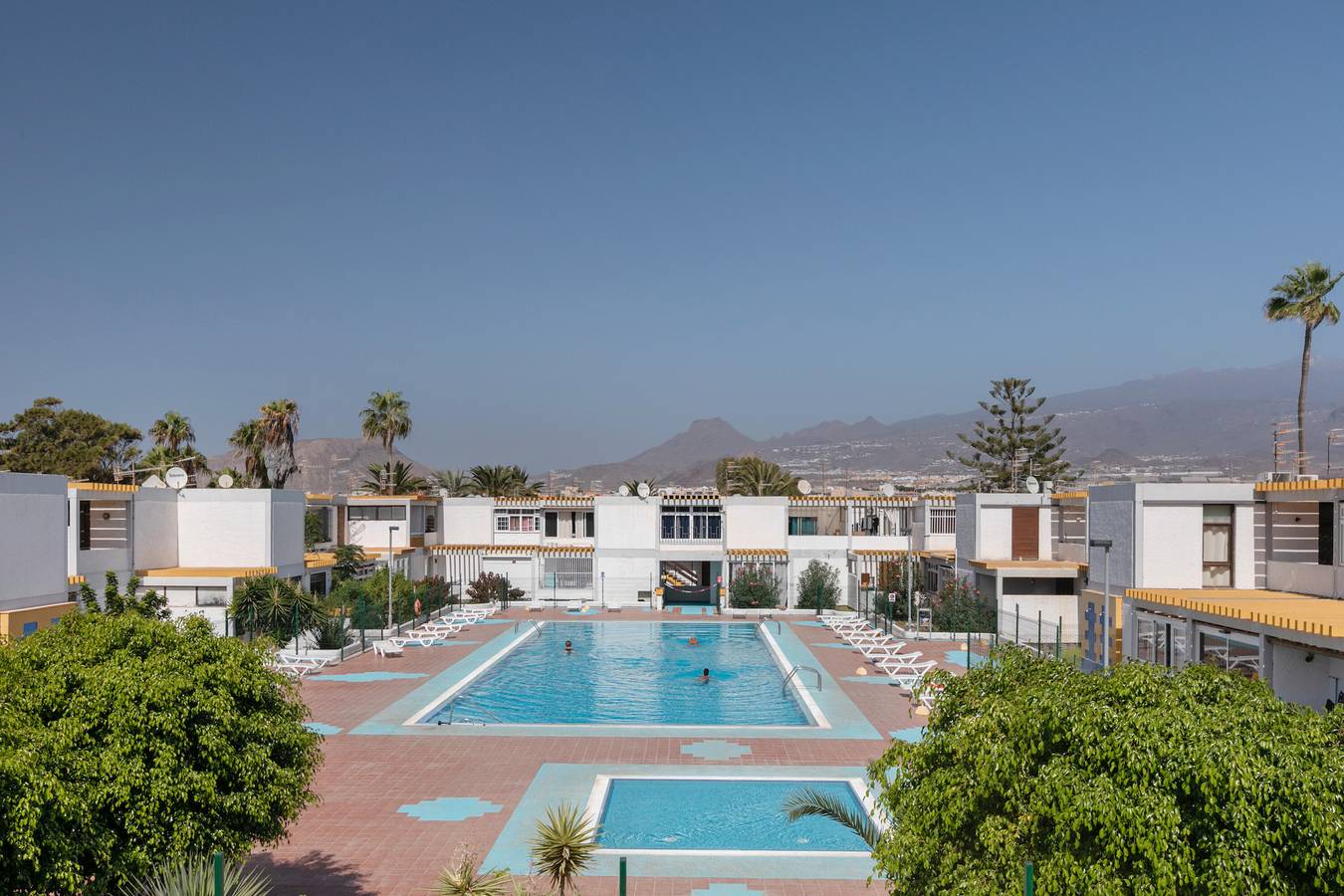 Apartamento entero, Vacaciones 'Steffi' con piscina compartida, Wi-Fi y aire acondicionado in Costa del Silencio, Arona