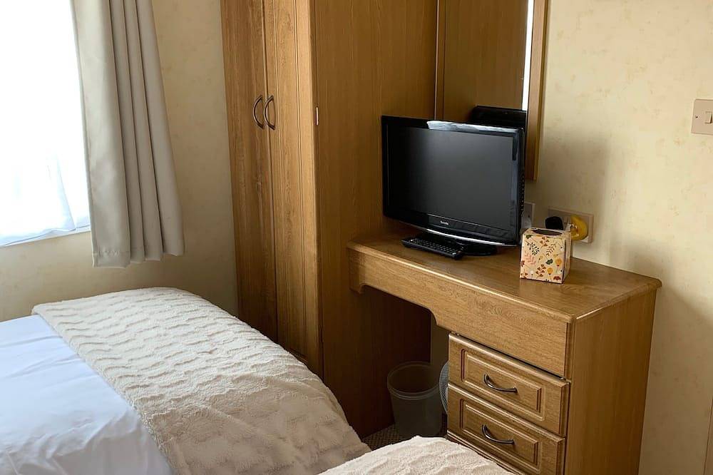 Enjoy a break in our dog friendly, chalet style, static van with ferry discounts in St. Helens, Isle of Wight