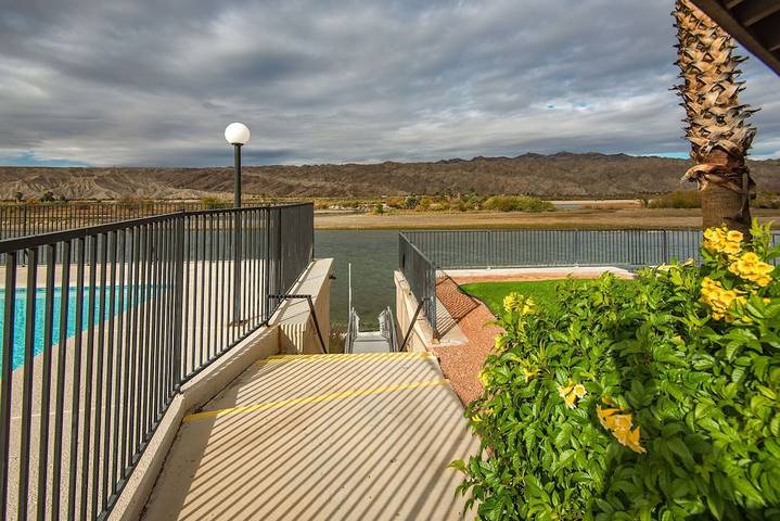 Vacation rental for 4 people, with hot tub in Bullhead City