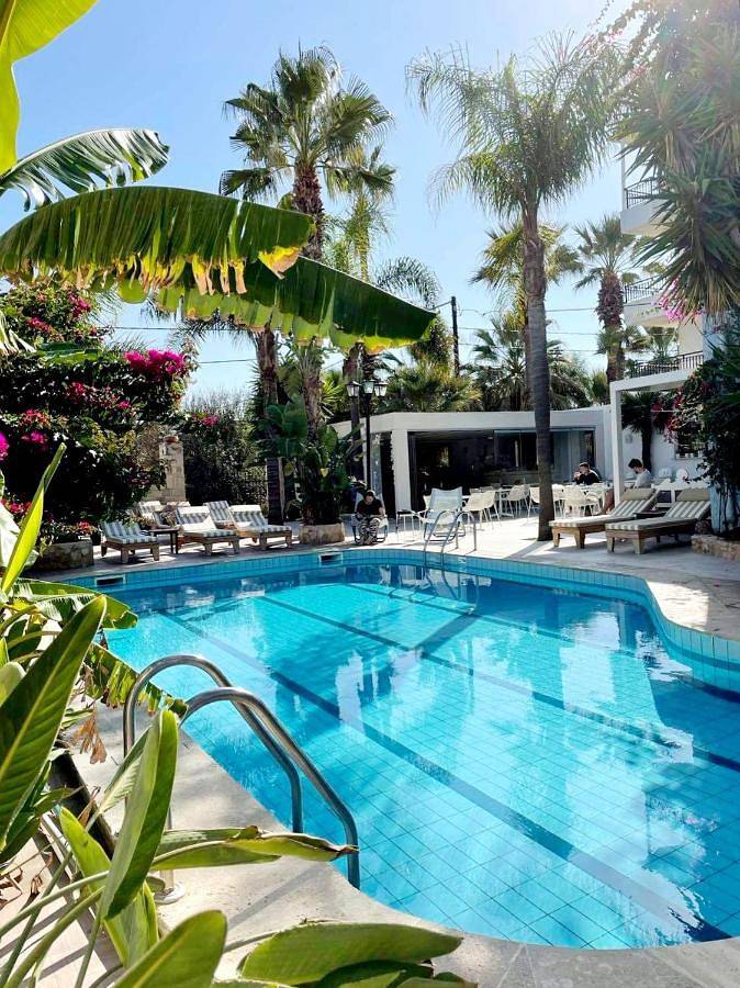 Appart’hôtel pour 3 personnes, avec Terrasse et Jardin ainsi que Bassin pour enfant et Piscine
