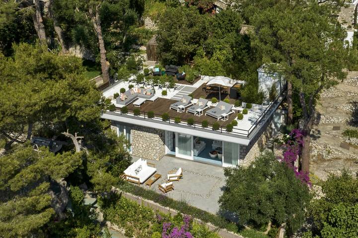 Villa per 6 persone, con Balcone e Idromassaggio nonché Terrazza e Giardino a Capri