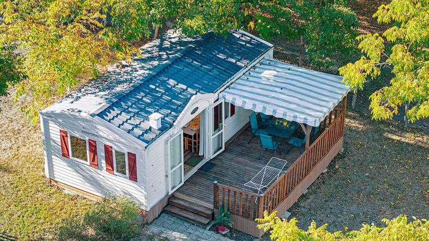 Camping pour 6 personnes, avec Jardin dans Périgord Vert