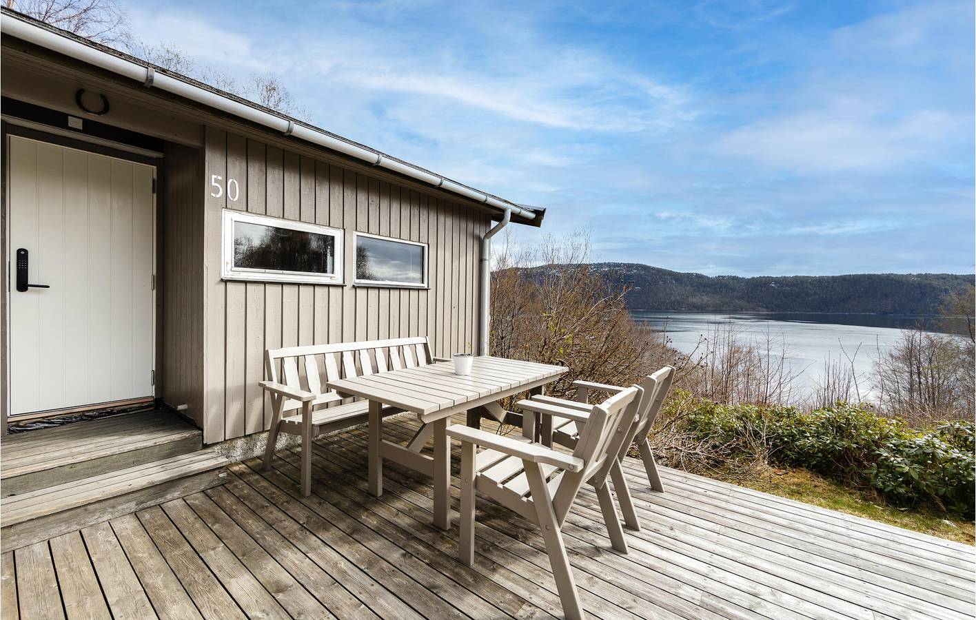Feriehus for 7 personer med hage in Haram, Nordlige Fjord-Norge
