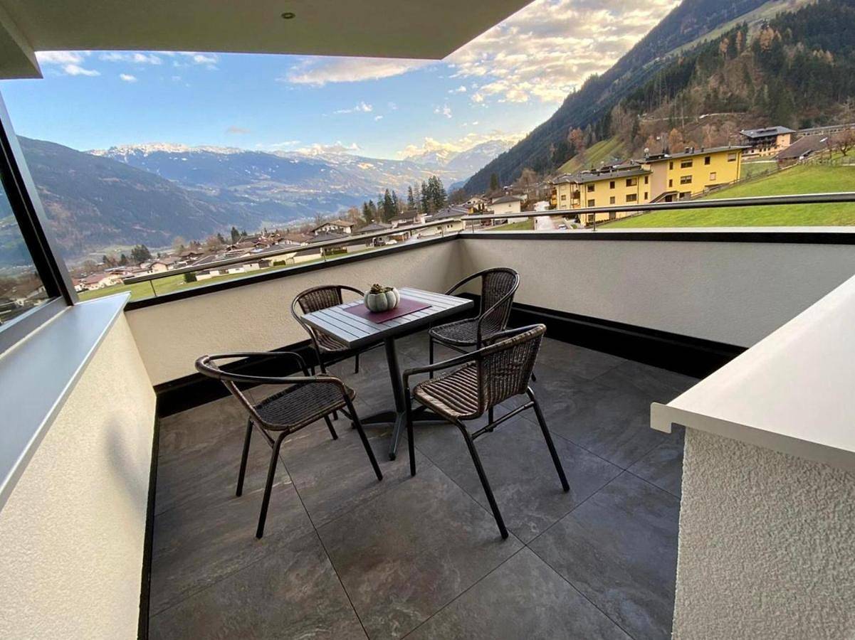 Ganze Wohnung, Ferienwohnung für 6 Personen mit Terrasse in Tuxer Alpen, Fügen