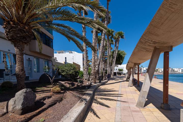 Gîte pour 4 personnes, avec terrasse et jardin, adapté aux familles dans Arinaga - 3