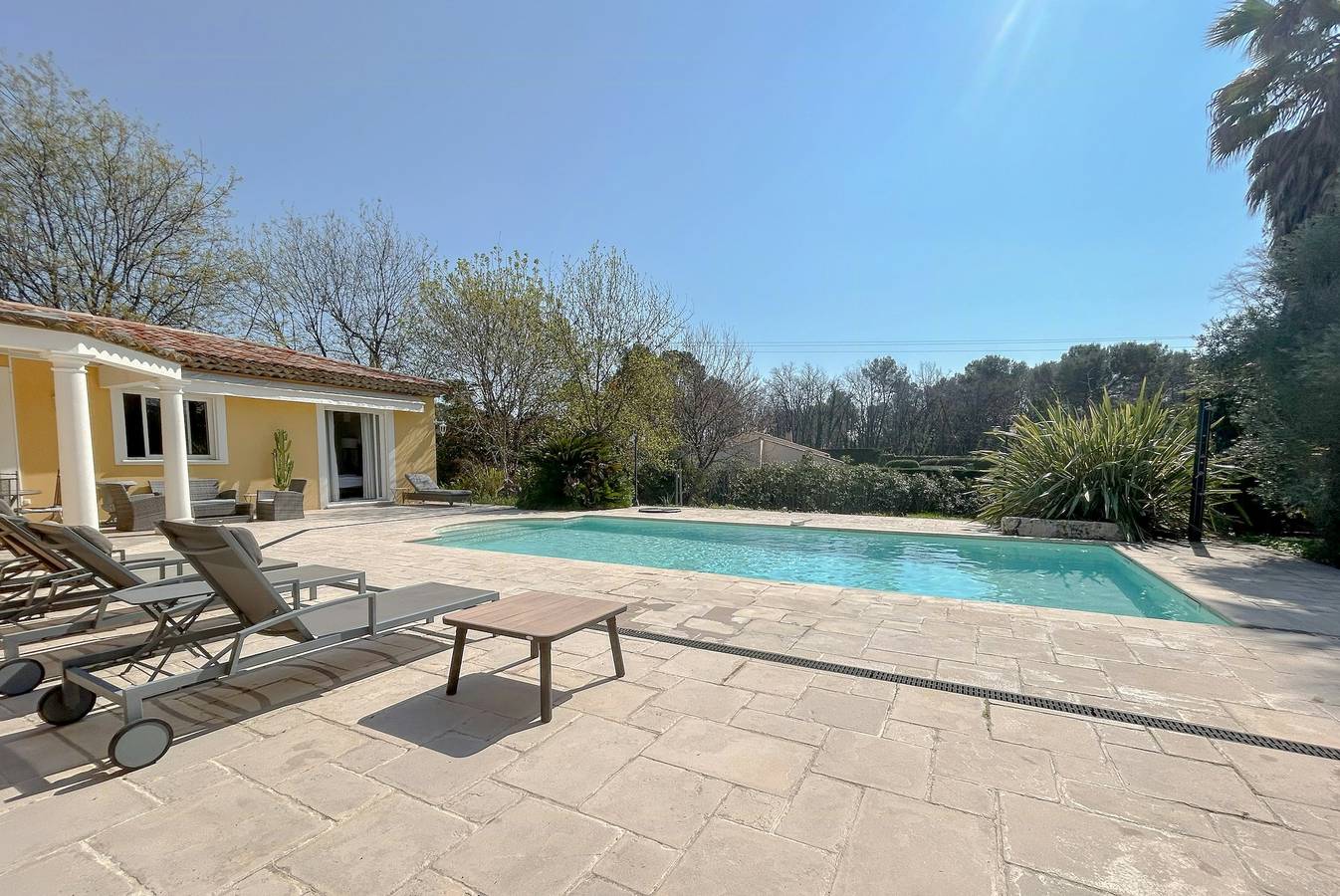 Neo-Provençaalse villa met zwembad in Vence in Vence, Cannes regio