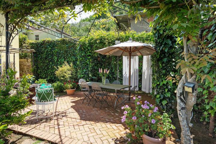 Agriturismo 'Double Room with Garden' with Mountain View, Shared Pool and Wi-Fi in Fisciano, Salerno Province