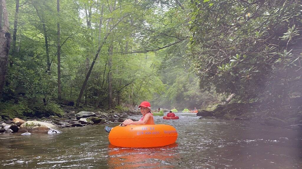 Whispering Pines Retreat in the Smokies in Macon County