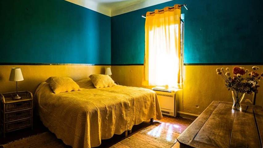 Gîte pour 6 personnes, avec jardin à La Tour-d'Aigues - 2