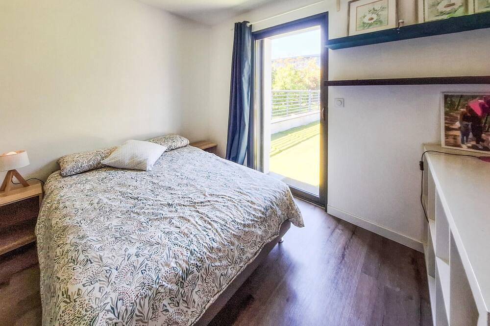 Cozy home in Bassens with Wifi in Bassens, Región de Burdeos