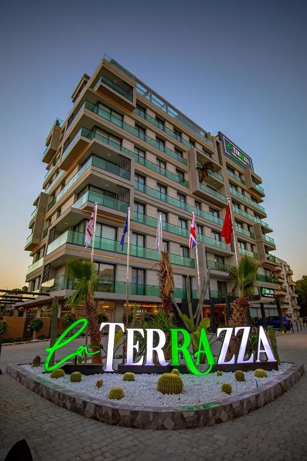 Hotel para 2 personas, con vistas además de piscina y terraza - 1