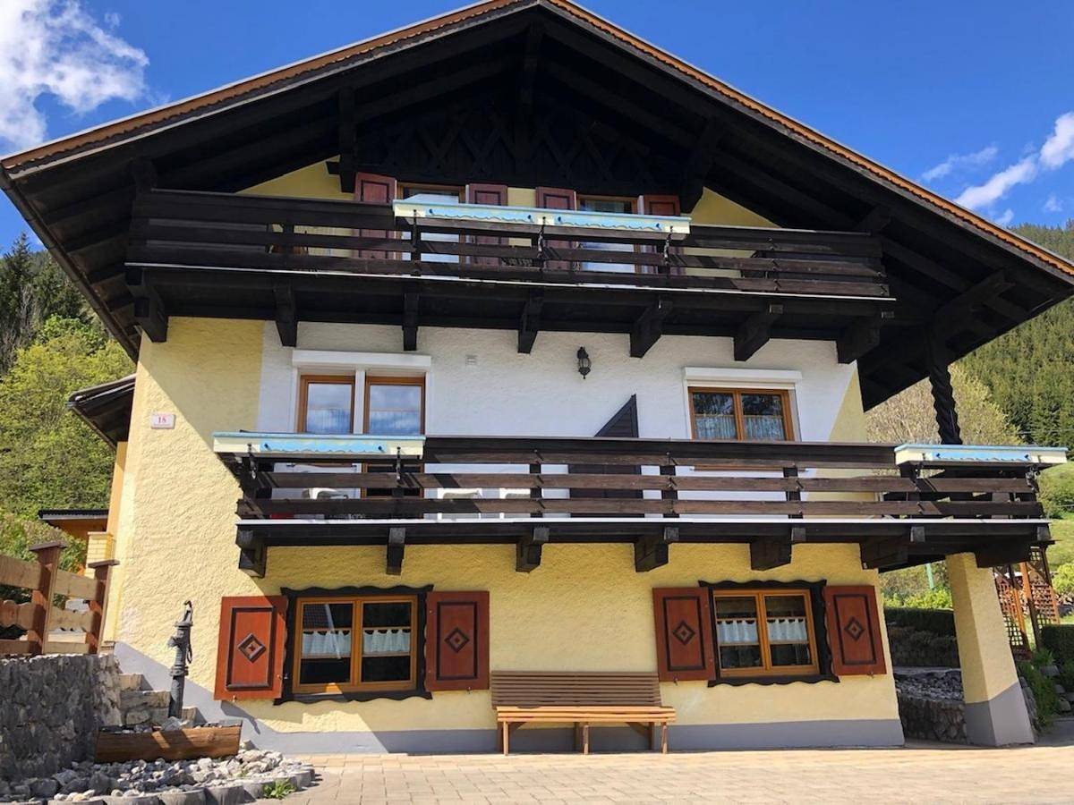 Geheel appartement, Apartment with Mountain View in Lermoos, Ammergauer Alpen (Oostenrijk)