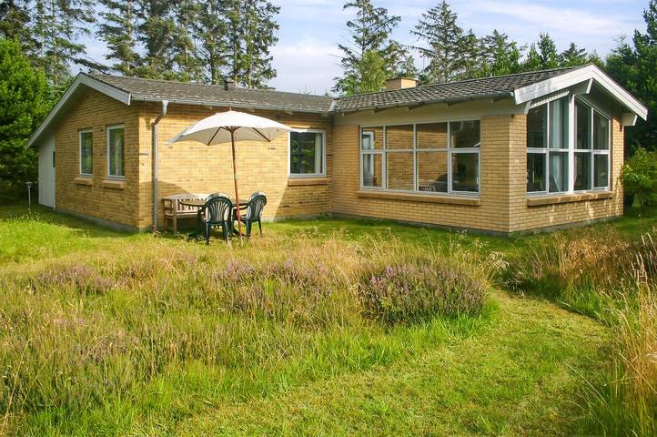 Ferieudlejning for 3 personer, med terrasse i Thorup Strand