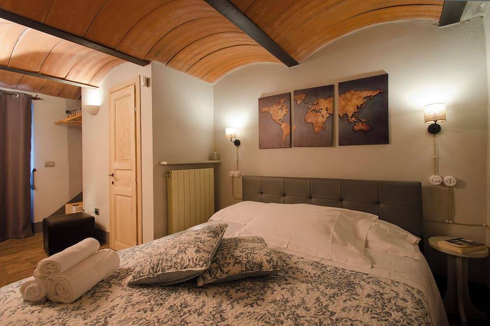 Villa with private pool, large garden, panoramic view and air conditioning in Cetona, Chianti