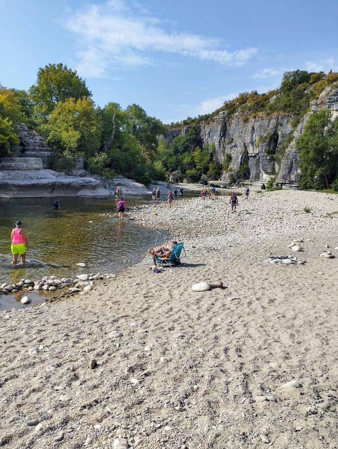 Location de vacances pour 4 personnes, avec piscine ainsi que vue et jardin à Joyeuse - 4