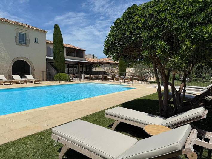 Hôtel pour 2 personnes, avec sauna ainsi que jardin et piscine, animaux acceptés
