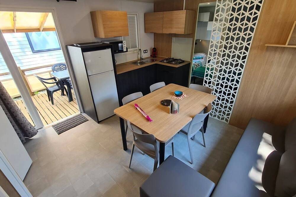 Camping 3 étoiles - Piscine - ccbaefh in Valensole, Parc naturel régional du Verdon