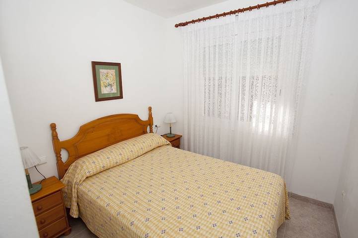 Chalet pour 8 personnes, avec balcon ainsi que jardin et piscine, animaux acceptés à L'Ametlla de Mar - 2