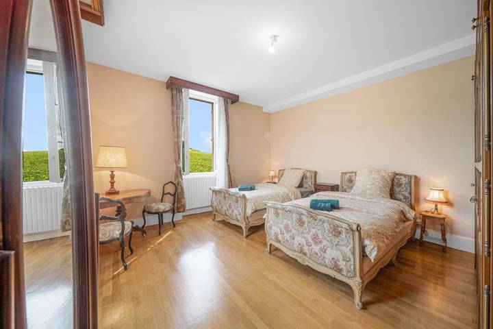 Location de vacances pour 10 personnes, avec terrasse et vue à Chambolle-Musigny