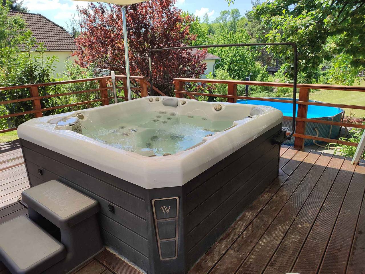 Ferienhaus modern eingerichtet mit Klimaanlage, Whirlpool, Pool, Grill, Aussenküche und großem Garten in Siofok, Siófok und Umgebung