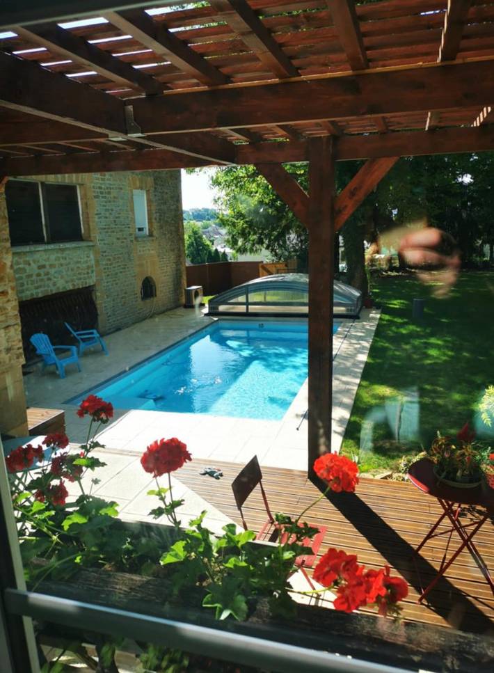 Cottage pour 4 personnes, avec piscine et jardin dans Tournes