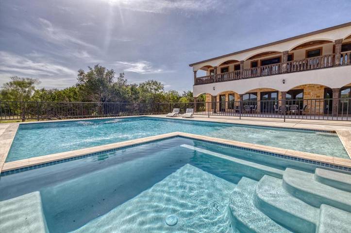 Ferienhaus für 42 Personen, mit Ausblick - 1