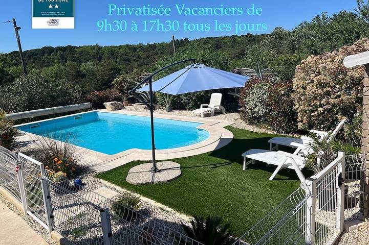 Gîte pour 2 personnes, avec Terrasse et Piscine à Saint-Laurent-la-Vernède