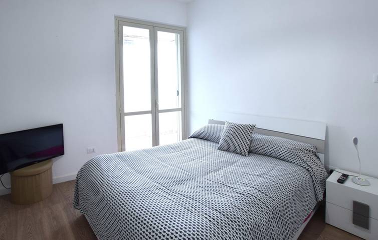 Appartamento intero, Appartamento con vista mare, WiFi, TV, aria condizionata e parcheggio - a 500 m dalla spiaggia in Spiaggia Caminia, Staletti