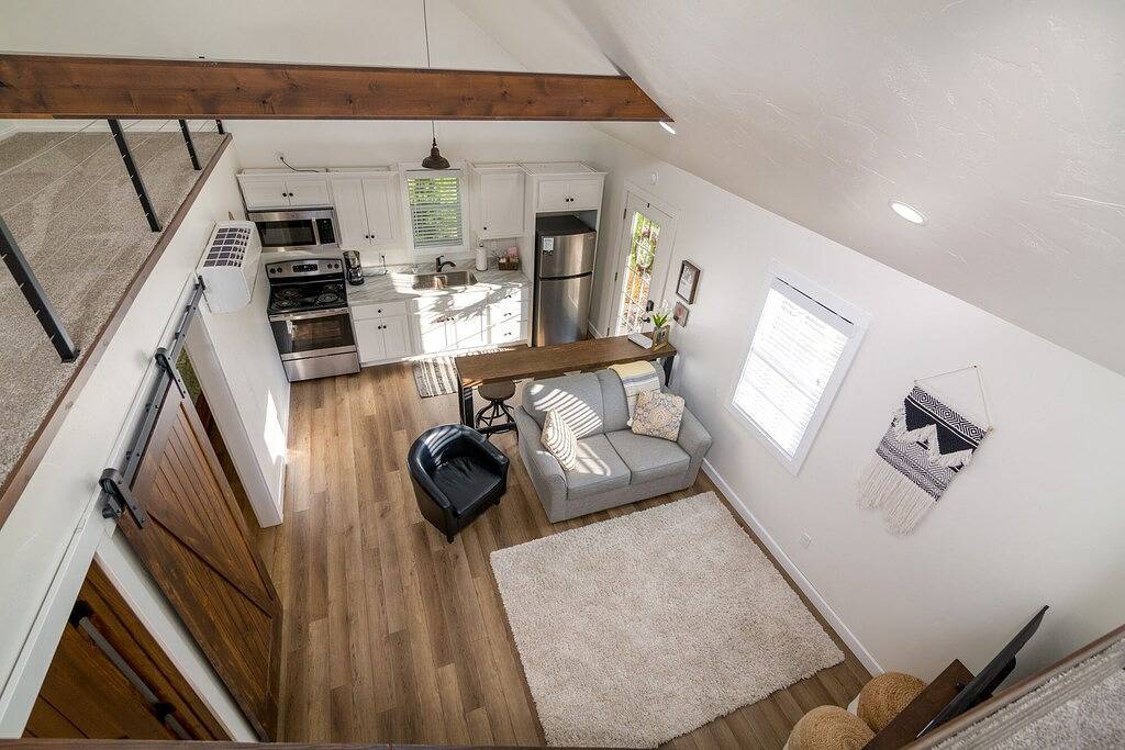 The Aspen . Trailside Lodging in Holmes County