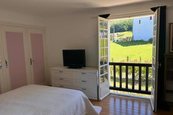 Location de vacances pour 8 personnes, avec balcon ainsi que piscine et jardin à Biriatou - 2