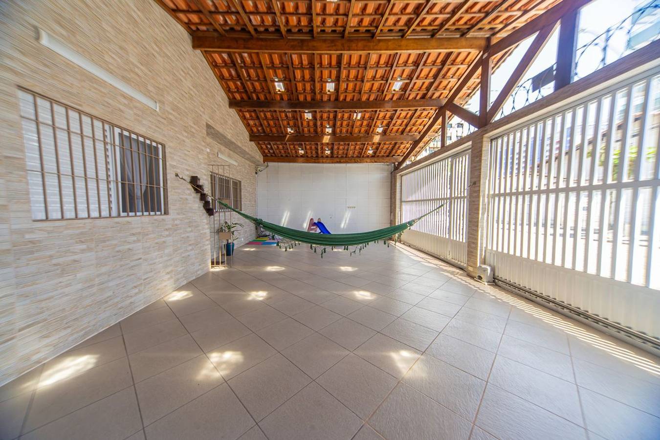 Casa com Piscina a 600m da Praia da Guilhermina in Guilhermina, Praia Grande