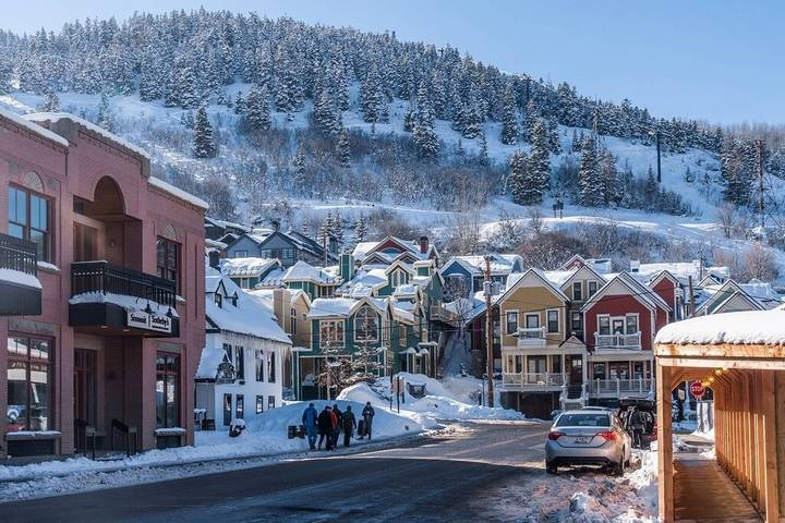 Vacation apartment for 7 people, with hot tub and pool as well as balcony in Utah