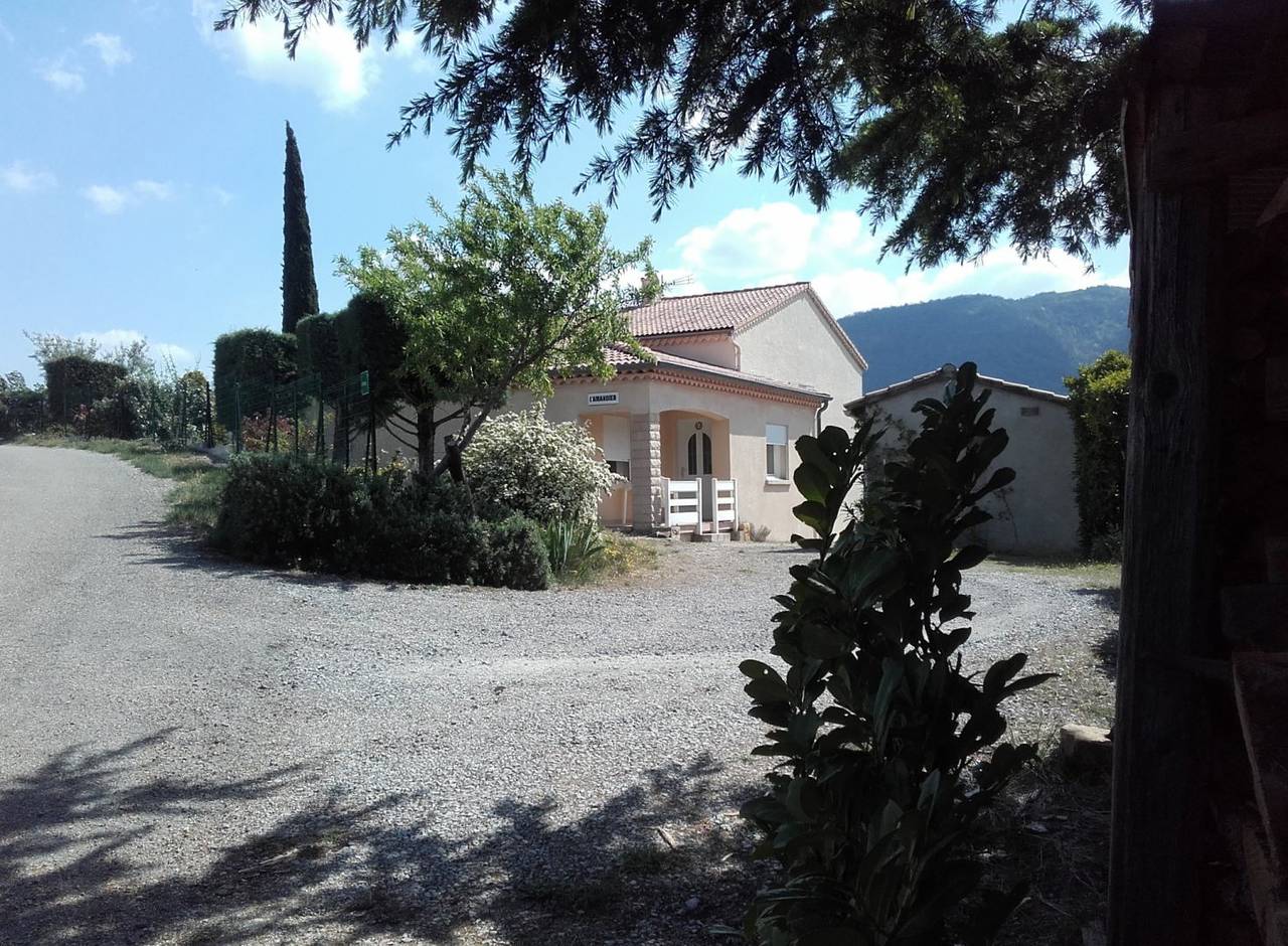 Gite "L'Amandier ", 4 personnes in Veyras, Privas