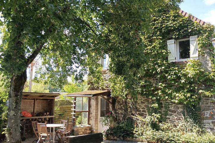 Gîte pour 7 personnes, avec Terrasse et Jardin